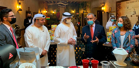 Novembro teve ações para promoção de café, móveis, plásticos e defesa em Dubai
