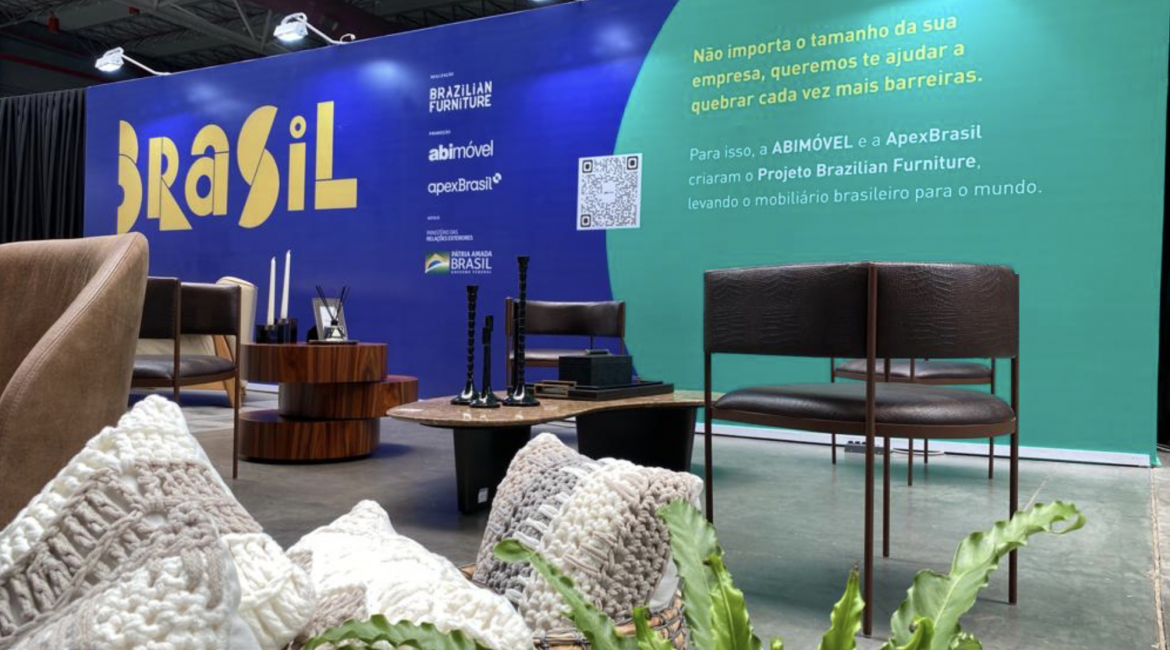Lounge e área institucional da ABIMÓVEL no INSPIRAMAIS são ambientados por marcas brasileiras