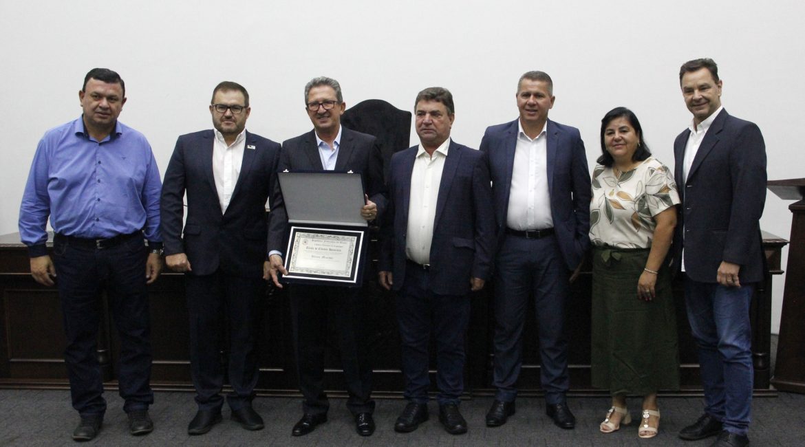 Irineu Munhoz, presidente da ABIMÓVEL, recebe título de Cidadão Honorário de Arapongas
